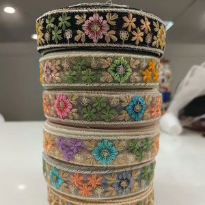 Dentelle brodée florale colorée Tissu de dentelle brodée personnalisée de qualité supérieure disponible dans diverses conceptions Commandes personnalisées - Product Image 1