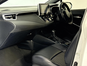 Voiture d'occasion de qualité et abordable, Toyota Corolla 1.8 XS automatique 2021, conduite à droite - Product Image 5