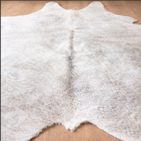 Tapis en cuir de vache blanc du Brésil - Qualité haut de gamme - Produit naturel - L'emplacement des tapis en cuir de vache de la plus haute qualité