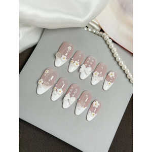 Pétales de fleurs pour mariée, autocollants élégants pour ongles, décalcomanies pour nail art pour mariées - Product Image 2