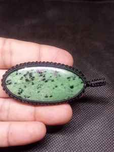 Collier pendentif en macramé en zoïsite rubis, bijoux bohèmes faits à la main pour femmes, cordon réglable - Product Image 3