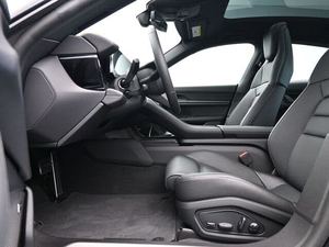 2025 T-AYCAN 4 SEDAN AWD Faible kilométrage Moteur en excellent état Éclairage LED Prêt à être expédié - Product Image 4