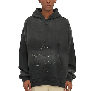 Sudadera con capucha negra con efecto acid wash, de tejido grueso, estilo urbano, con estampado gráfico completo DTG, estilo vintage, con efecto desgastado y logotipo personalizado. - Product Image 1