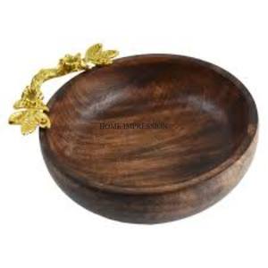 Serveware rústico Forma redonda Personalización disponible Tazón hecho de madera de acacia con diseñador de hojas de metal chapado en oro de alto grado - Product Image 1