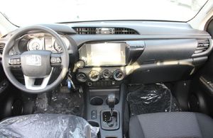 Tout nouveau Toyota Hilux Adventure 4x4 2025, 4 cylindres, 235 ch, essence, transmission automatique, 4 roues motrices, direction à gauche - Product Image 2