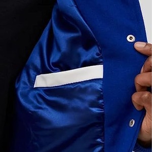 Chaqueta Varsity de Invierno Personalizada al por Mayor para Hombre, Chaqueta de Béisbol con Letras Bordadas en Chenille, Logotipo Frontal, Impermeable y Resistente al Viento - Product Image 4