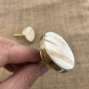 Bouton en bois exclusif en nacre et laiton pour intérieurs de maison de luxe Poignées de porte MOP Boutons pour tiroir de chambre d'hôtel - Product Image 4