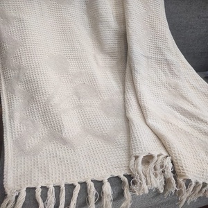 Couverture en coton de luxe moderne Textiles de maison doux et confortables Matériau écologique chaud et durable avec motif de texture - Product Image 2