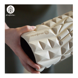 Rouleau en mousse FlexiRelief pour le massage des tissus profonds et la récupération musculaire - Product Image 1