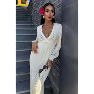 Vestido de punto transpirable con cuello pronunciado 2856 con cintura natural - Product Image 3