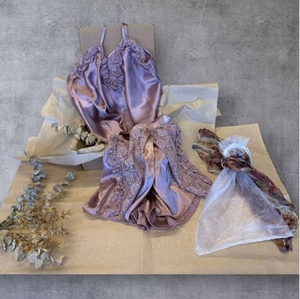 Chemise de nuit courte en satin noir pour femme - Vêtement intime sexy en stock avec détection par aiguille - Product Image 5