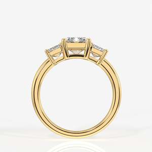 Bague à trois pierres en or 9 carats avec diamant taille émeraude cultivé en laboratoire – Catégorie de produit : Bagues en or avec diamants - Product Image 4