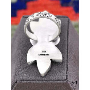 Bague artisanale en argent sterling et or noir du sud-ouest, avec technologie d'incrustation par sertissage clos, idéale pour un cadeau - Product Image 4