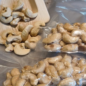 Núcleos de Anacardo Orgánicos USDA/EU de Camboya W320 Procesados Naturalmente para la Fabricación de Alimentos Premium y Distribución Mayorista - Product Image 4