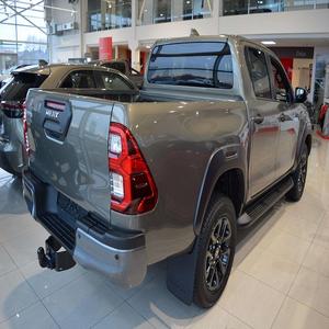 ¡Oferta Imperdible! Toyota Hilux 2023 Súper Limpia, 2.8L 4 Cilindros Turbo Diésel, 6 Velocidades Automática, 4x4, Camioneta de Lujo - Product Image 3