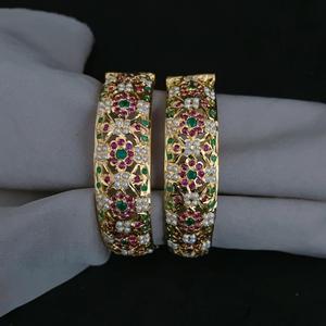 กำไล Jadau ประดับด้วยดอกไม้ที่มีเสน่ห์สร้อยข้อมืออัญมณีชุดกำไลทองเหลืองชุบทองสำหรับเจ้าสาวสำหรับผู้หญิงสำหรับงานเฉลิมฉลองพิเศษ - Product Image 1