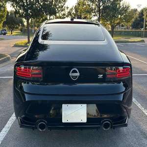 2025 Z Sport, Transmisión Manual de 8 Velocidades, 6600 Millas, Motor de 10 Cilindros Twin-Turbo, Coupé con Volante a la Izquierda, Bajo Kilometraje, Precio Accesible, Disponible en Stock - Product Image 4