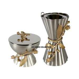 Soporte de Metal con diseño de hojas florales Quemador de incienso de oro de Oriente Medio de estilo lujoso de alta calidad para fragancia de mesa - Product Image 4