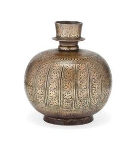 Vase à fleurs en métal de luxe de bonne qualité Style design moderne pour la décoration intérieure Voie d'entrée pour les mariages Prix de gros de l'Inde - Product Image 5