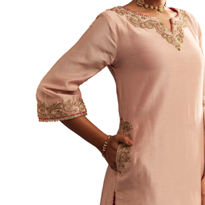 Blush Pink Chanderi Kurta Palazzo Conjunto con Organza Dupatta Venta al por mayor Mujeres Ropa étnica OEM Ropa Proveedor de fábrica Traje - Product Image 4