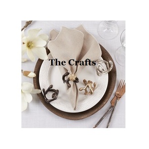 Rond de serviette en aluminium de conception de feuille avec l'anneau de tissu de couleur d'or de qualité supérieure pour l'usage de noce - Product Image 4