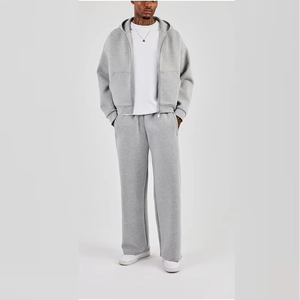 Ensemble de survêtement gris clair pour homme avec veste à capuche zippée et pantalon ample pour un style sportif décontracté - Product Image 1