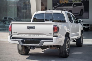 TACOMA 2017 USADO EN BUEN ESTADO, TRACCIÓN DELANTERA, DIRECCIÓN A LA IZQUIERDA, ASIENTOS DE CUERO, SEDÁN EN VENTA - Product Image 4