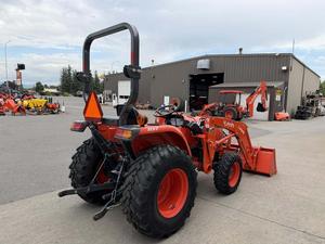 Tractor Agrícola Kubota 4WD, Tractor de Ruedas con Alto Nivel de Seguridad, Motor de Transmisión por Engranajes, Tractor Kubota L2501 - Product Image 2