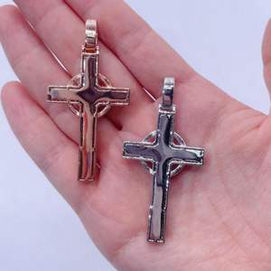 จี้เพชรไขว้ VVS Moissanite-เย็นออกบาแกตต์ตัดเสน่ห์ฮิปฮอป - Product Image 3