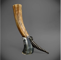 Corne à boire Viking de haute qualité en jante en laiton poli de style animal et support en fer pour mariages maison hôtel à prix économique