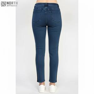 Nouveauté 2025 Jeans en denim pour femmes sur mesure Respirant Décontracté Taille mi-haute Motif 3D Coupe droite - Product Image 2