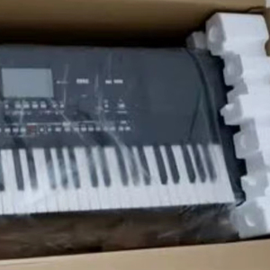 Teclado Arreglista Profesional Original Nuevo Ko rg PA300 de 61 Teclas - Product Image 1