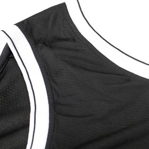 Ensemble maillot et short de basket-ball personnalisé en gros, uniforme d'équipe, imprimé par sublimation, design confortable, vêtements de sport de jeu respirants - Product Image 2