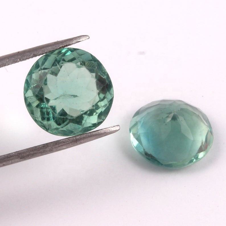 สีเขียว