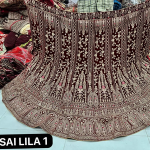 Lehenga กำมะหยี่พรีเมี่ยมกับ jarkan jaal สีขาวหนักสามารถใส่ได้สองชั้นทำงานยาวนุ่ม choli dupatta กับขอบก้น - Product Image 3