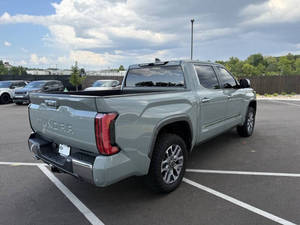 Nueva Toyota Tundra Edición 1794 Estándar 2024 - Product Image 2