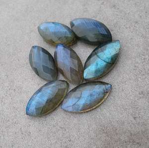 Labradorite de Madagascar Checker Cut Calibré Taille 4x6mm à 20x30mm Dos Plat Pierres Précieuses en Vrac Fabrication de Colliers Faits à la Main Bijoux - Product Image 2