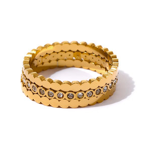 Bague Ronde Exquise et Tendance avec Zircon Cubique, Plaqué Or 18K et Or Rose, Incrustée sur Cuivre, Idéale pour les Mariages - Product Image 3