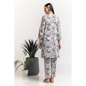 ชุดเซ็ตผู้หญิงสีเทาขี้เถ้าลายพิมพ์ด็อบบี้ สไตล์ลำลองสปอร์ต เสื้อฮู้ดแขนสามส่วน กางเกงขาสั้น สำหรับชุดฤดูใบไม้ผลิ/ฤดูร้อน ผ้าเครป - Product Image 4