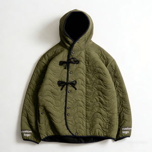 เสื้อฮู้ดดี้สีเขียวมะกอกสำหรับผู้ชาย ทรงโอเวอร์ไซส์ แบบมีกระดุมติด  ตกแต่งขอบตัดสี  รับสกรีนโลโก้  เสื้อฮู้ดดี้ลำลองสไตล์สตรีทแวร์ - Product Image 1