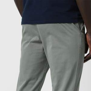 Pantalones para correr elásticos de estilo informal para hombre, mezcla de algodón suave, ajuste cónico, ideal para la comodidad diaria y las actividades de ocio - Product Image 4