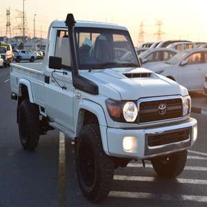 Camioneta Toyota Land Cruiser bastante usada, coches usados a la venta, velocidad máxima, sin historial de accidentes - Product Image 5