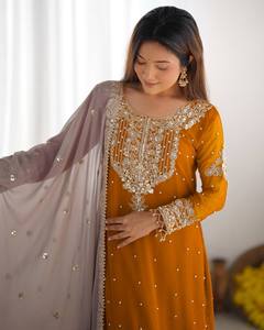 คอลเลคชั่นดีไซเนอร์ใหม่ Zain Exports ชุดเสื้อผ้าสตรีแบบสวมใส่ได้สองด้าน ทำจากผ้าจอร์เจตต์เนื้อหนาอย่างดี สำหรับเทศกาล Diwali - Product Image 3