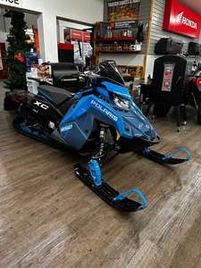 Elegantes Motos de Nieve Polaars 850 Indy XC 137 Originales 2024 2025 con Garantía, Listas para Enviar - Product Image 4