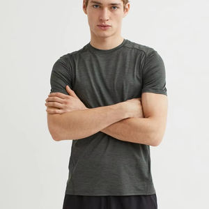 T-shirt à col rond à manches courtes pour homme 100% coton de qualité supérieure taille adulte pour un confort optimal - Product Image 1
