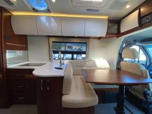 Autocaravana Usada en Excelentes Condiciones, L-e-i-s-u-r-e T-r-a-v-e-l Serenity 24CB del 2017, Lista para la Venta - Product Image 5