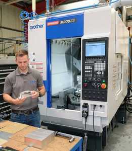 Pour la série SPEEDIO S300X2 S500X2 S650X2 S700X2, machine de poinçonnage hydraulique CNC automatisée à usage domestique, moteur à engrenages - Product Image 3