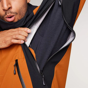 Nouvelle arrivée Veste de ski imperméable design personnalisé pour hommes avec fermeture éclair latérale Combinaisons de ski de snowboard à bas prix Veste à capuche à vendre - Product Image 4