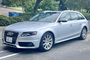 Audi A4 Avant 2.0T Quattro Premium Plus Usado en Buen Estado - Product Image 3