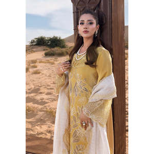 Ensemble de 3 chemises en mousseline respirante brodées au laser Rang Rasiya et robes élégantes brodées en tissu Khadi Net avec dupatta - Product Image 4